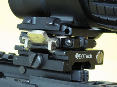 Gen.1 EOTech magnifier mount closeup
